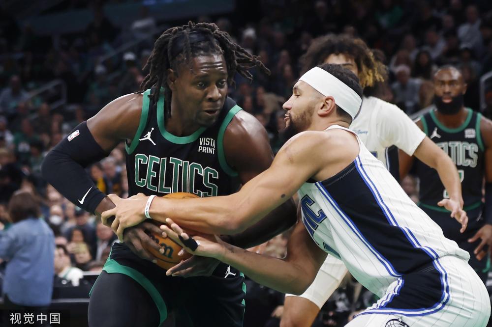 詹姆斯通过 詹姆斯通过